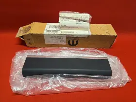 D07347006NU JEEP Sport Panel Dash Glovebox Commander