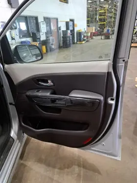 204.KI1218 KIA Rh Front Door Interior Panel Gbu Sedona