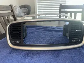 84740C6100 KIA Radio Center Dash Surround Bezel Sorento