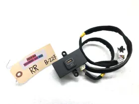 96125-S9310CAQ KIA Right Rear Quarter Panel Usb Charging Port