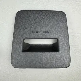 B2847-54010 KIA Dashboard Obd Fuse Box Cover Soul