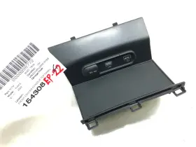 Q251350D KIA Center Console Upper Tray Storage Box Usb Outlet
