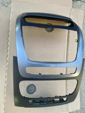 X84741-1U005 KIA Center Dash Bezel Radio Cover Panel Sorento #3