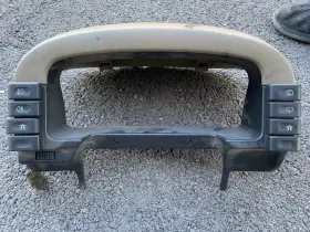 FAP100860SUC LAND ROVER Cluster Bezel Surround