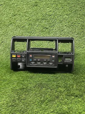 JFC000173PUY LAND ROVER Center Dash Radio Climate Bezel