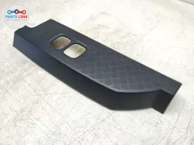 LR146036 LAND ROVER Right Quarter Taillight Bezel Cover 110 #2