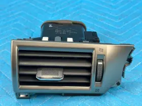 55650-60260 LEXUS Dash Air Vent Bezel GX460
