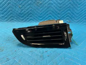 55660-50130 LEXUS Dash Air Vent Passengers LS500H