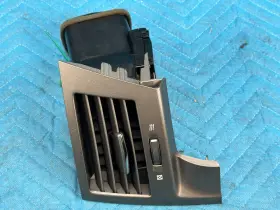 55680-60140 LEXUS Dash Center Air Vent Passengers