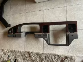 6W13-54044D70 LINCOLN Dash Speedometer Cluster Bezel Town-car