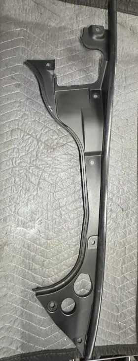 670242395 MASARATI Front Trunk