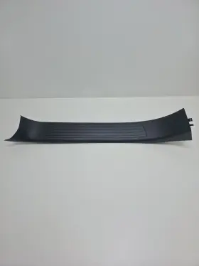 1666800835 MERCEDES Rear Right Door Scuff Plate GL450