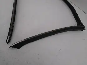 SLK230 MERCEDES Front Center Convertible Top Seal R170 #3