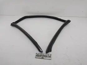 SLK230 MERCEDES Front Center Convertible Top Seal R170