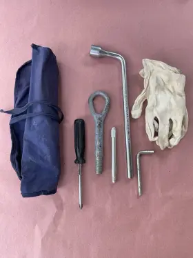 A2305450100 MERCEDES BENZ Tool Set Roll Bag Pouch Es Kit R230