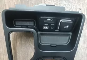 1UJ60DX9AD MOPAR Gear Bezel Usb Ports Jeep Cherokee #3