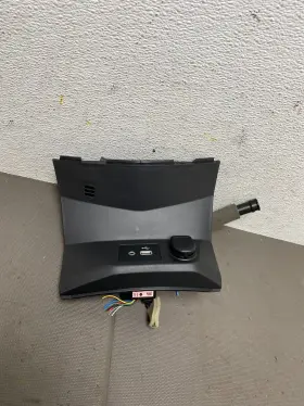 681049TG0A NISSAN Dash Center Lower Bezel Cover Usb Panel