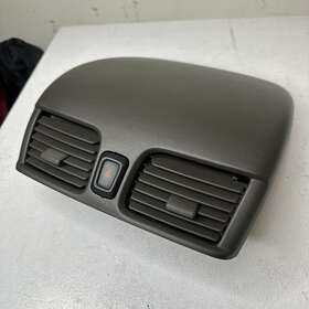 68260-4Z302 NISSAN Dash Center Bezel Vents Sentra