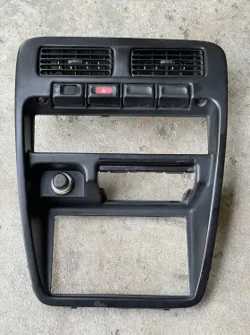 68750-75P00 NISSAN Hardbody Center Dash Radio Panel
