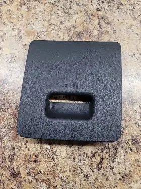 64753-J9XXX HYUNDAI Kona Interior Fuse Box Cover