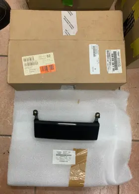 95B858100T1D0 PORSCHE Macan Switch Bezel