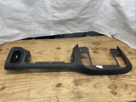 84655372 SILVERADO Dash Center Cover Bezel 1500 Chevrolet