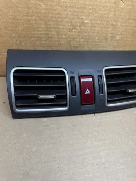 S15508180 SUBARU Crosstrek Center Dash Air Vents Hazard #2