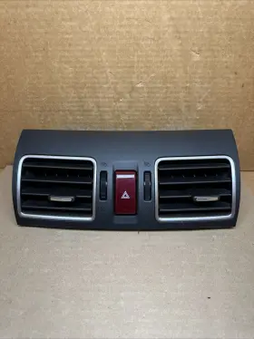 S15508180 SUBARU Crosstrek Center Dash Air Vents Hazard