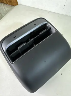 1111072-00-E TESLA Center Console Rear Air Vents Usb Outlet #2