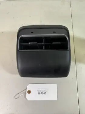 1111072-00-E TESLA Center Console Rear Air Vents Usb Outlet