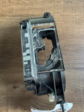 131.TO1J12 TOYOTA Gear Shifter Bezel Camry