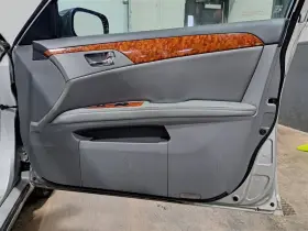 204.TO1O05 TOYOTA Rh Front Door Interior Panel Avalon