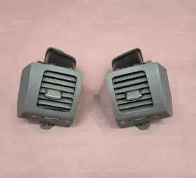 55650-60100 TOYOTA Ac Heat Air Vent Outter GX470 Lexus