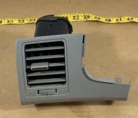 55661-02080 TOYOTA Left Driver Dash Air Vent Corolla