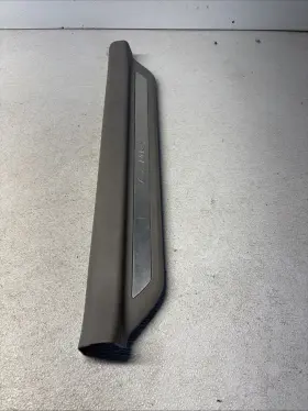 67913-06170 TOYOTA Front Right Door Sill Scuff Plate Se Camry