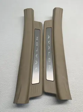67918-AC040 TOYOTA Rear Right Left Door Sill Plate Avalon