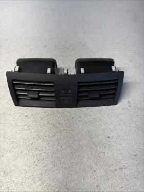 GN711-17140 TOYOTA Center Air Vent Bezel Hazard Switch Camry