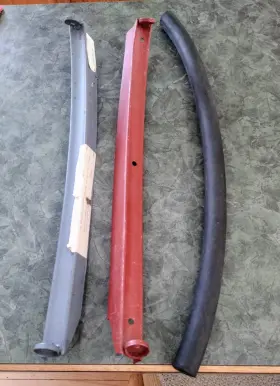803-585 TRIUMPH Lh Rh Top Door Rails Rubber Core TR3B