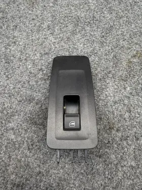 561867376 VOLKSWAGEN Front Right Door Panel Switch B8 Vw
