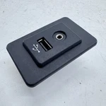 Nissan Note E12 Usb Port Aux Jack In Socket 68440-3vu0a Audio Connection 12-17. Fixed Price $17.48.