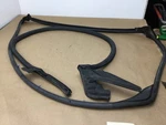 Lamborghini Huracan 2018 Right Passenger Door Weather Strip Seal Set 16 - 19 :y. Fixed Price $318.75.